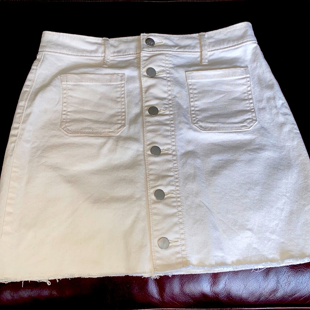 LOFT BEIGE DENIM SKIRT WITH FRONT POCKETS
